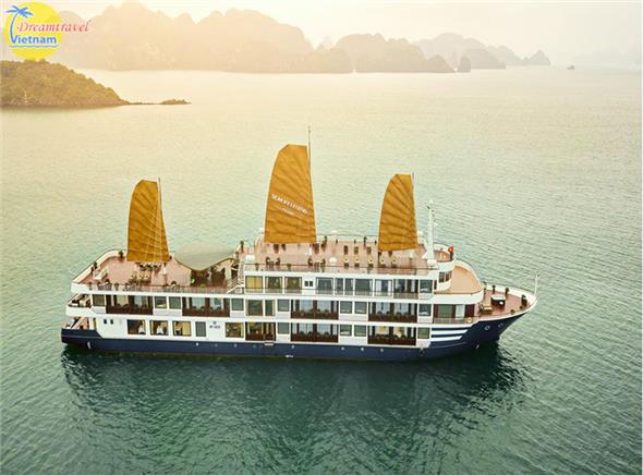 Tour Du thuyền Sealife Legend 3 ngày 2 đêm Tour Du thuyền Sealife Legend 3 ngày 2 đêm